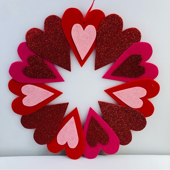 Valentine's Day Heart-Shaped Felt Wreath with Glitter Accents Love Wedding Decor - Picture 1 of 7